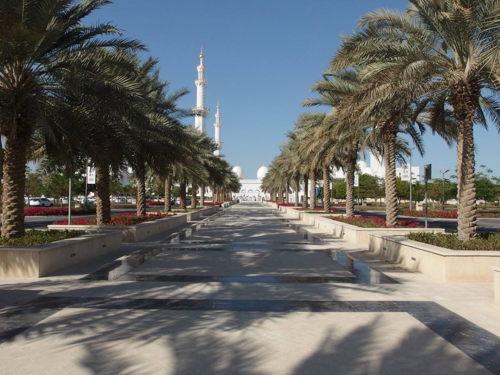 The approach to Sheikh Zayed Grand Mosque, Abu Dhabi